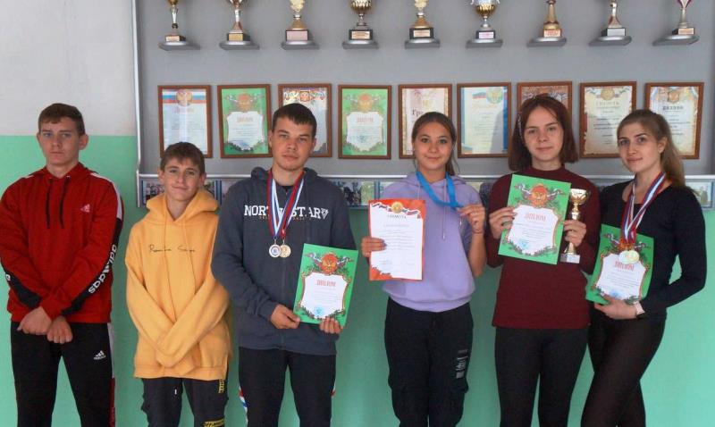 Участие в районной Спартакиаде среди преподавателей по легкоатлетическому кроссу.